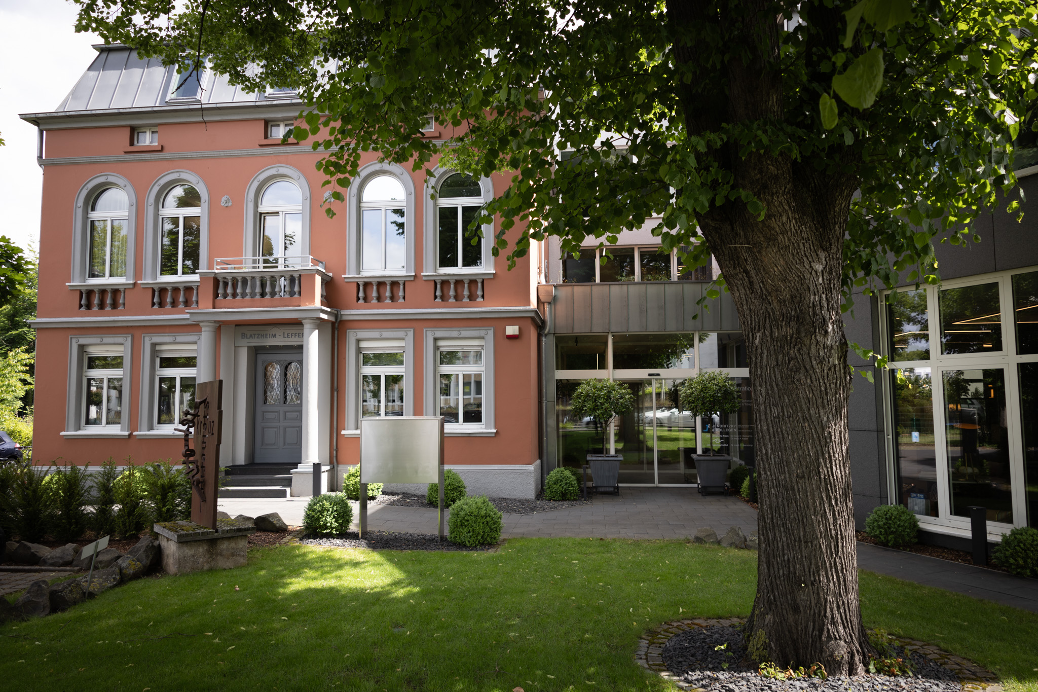 Gebäude